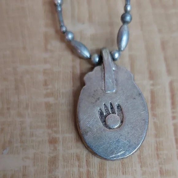 Navajo Style Silver Floral Pendant Necklace Mother Of Pearl Inlay - Picture 3 of 3